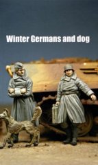 Dartmoor MM 48M019: 1/48 German Soldiers in Winter Coats & Dog